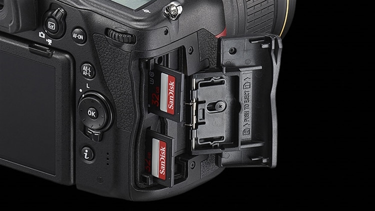 Nikon D780 カードスロット
