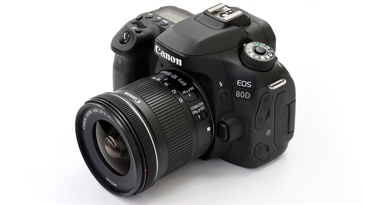 Canon(キヤノン) EOS 80D + EF-S 10-18mm F4.5-5.6 IS STM 本体1
