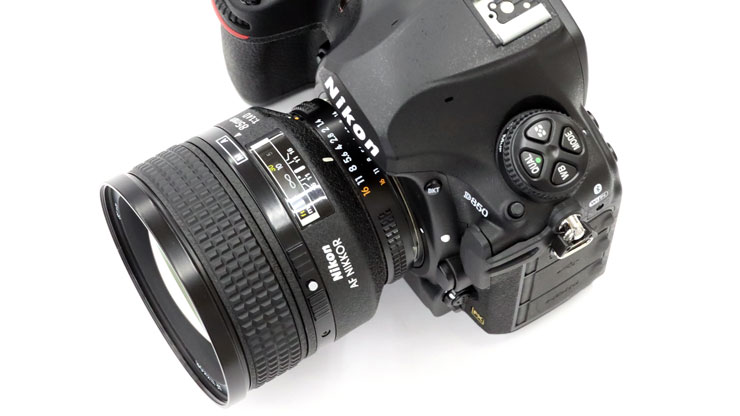 Nikon (ニコン) AI AF Nikkor 85mm f/1.4D IF 本体2