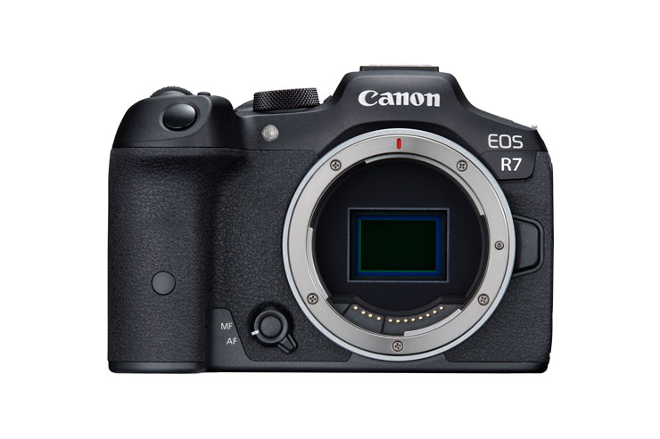 Canon EOS R7 本体正面