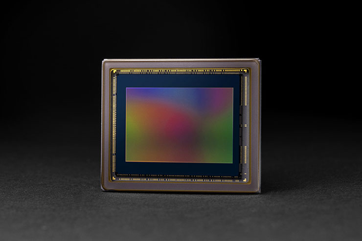 APS-Cサイズ裏面照射型・約25.7M 新CMOSイメージセンサー