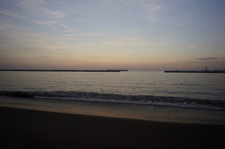 夕暮れの熱海海岸