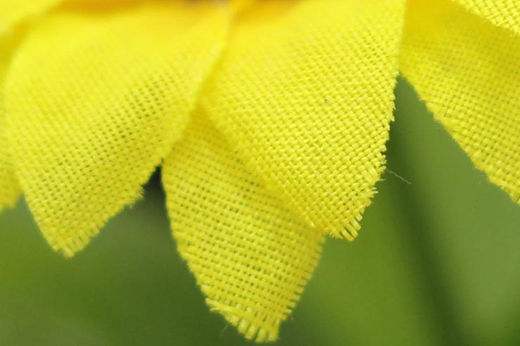 旧型TS-E90mm F2.8L マクロで撮影した造花の向日葵の拡大画像