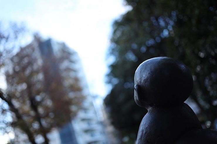 Canon EOS R + RF35mm F1.8 マクロ IS STMで撮影した子供の像の画像