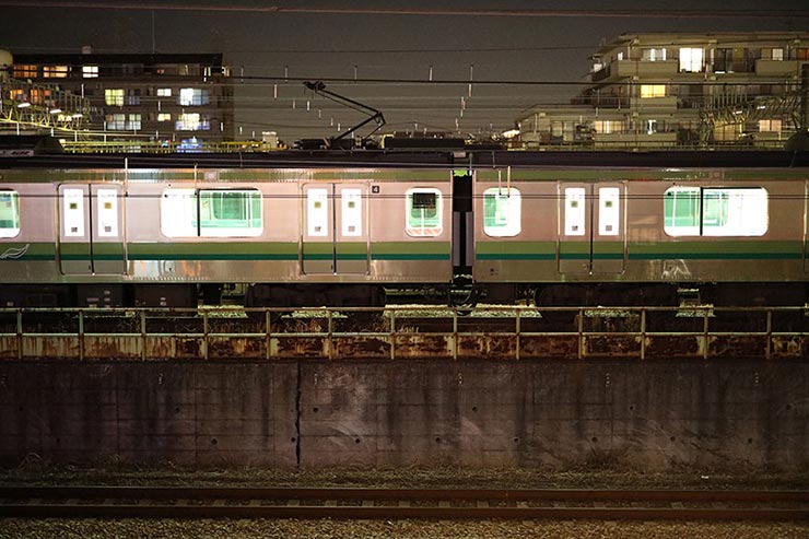 Canon EOS R + Canon RF50mm F1.2 L USMで撮影した横浜線の車両の画像