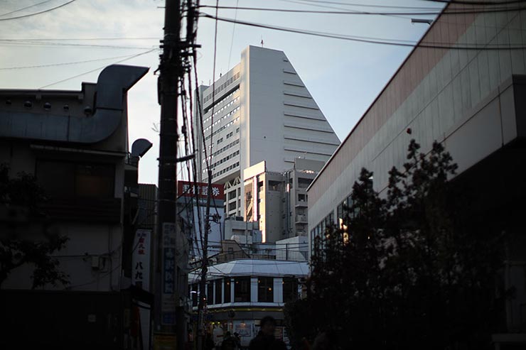 Canon EOS R + Canon RF50mm F1.2 L USMで撮影した中野サンプラザの画像
