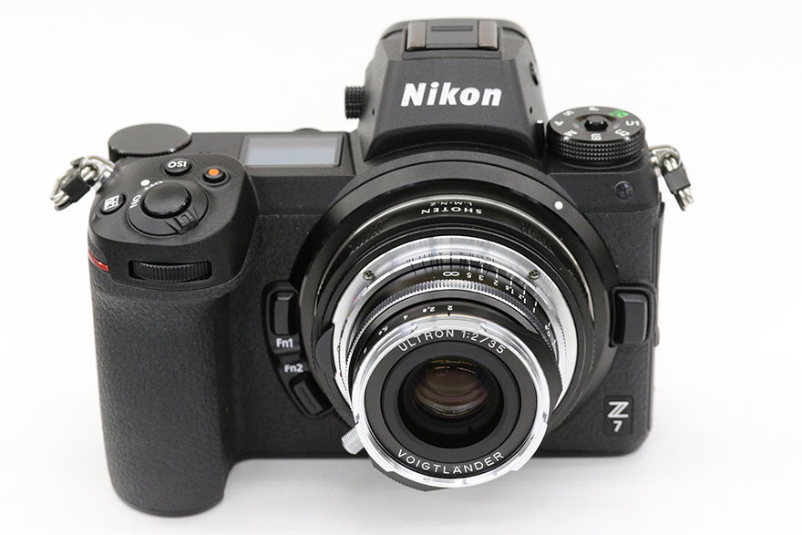 Voigtlander ULTRON Vintage Line 35mm F2 Aspherical VMをNikonのカメラに装着した画像