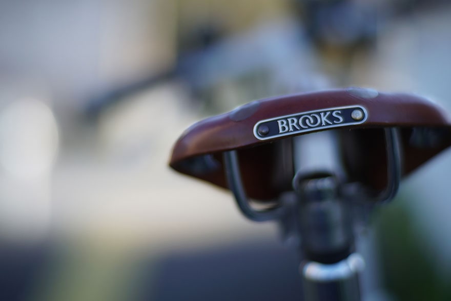 SONY α6500とKAMLAN FS 50mm F1.1を組み合わせて撮影したサドルの画像