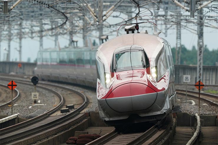 SONY α9 と FE 600mm F4 GM OSSを組み合わせて撮影した新幹線の画像2