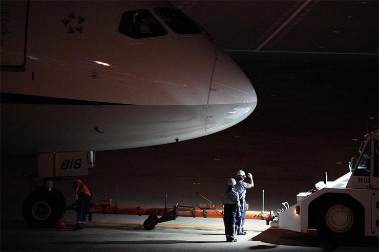 SONY α9 と FE 600mm F4 GM OSSを組み合わせて夜に撮影したNEXの画像