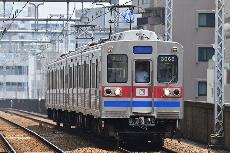 京成線の旧型車両の画像