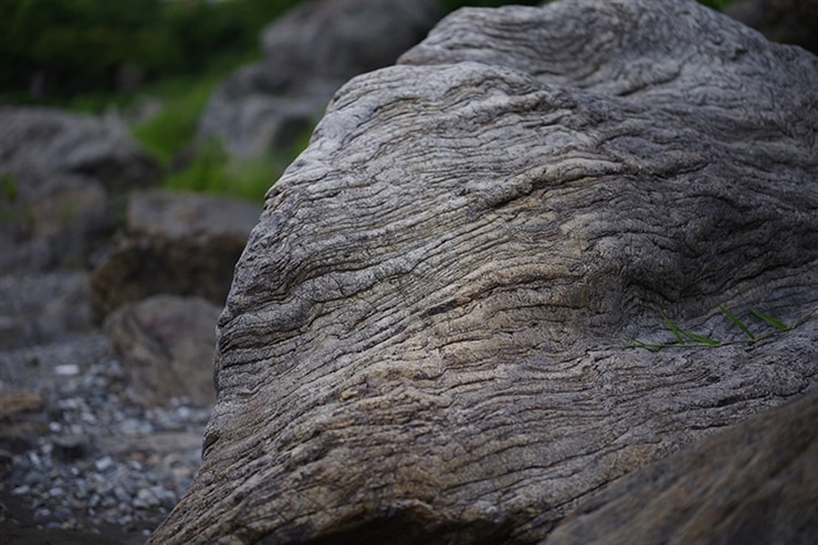 PENTAX K-1 Mark II・RICOH IMAGING HD PENTAX-D FA★85mmF1.4ED SDM AWで撮影した岩の画像