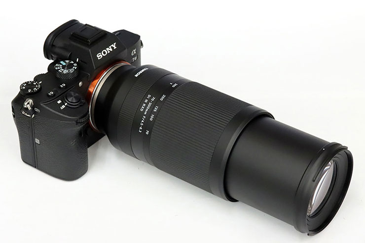 軽量コンパクトな TAMRON 70-300mm F/4.5-6.3 Di III RXD (Model 軽量コンパクトな TAMRON 70-300mm F/4.5-6.3 Di III RXD (Model