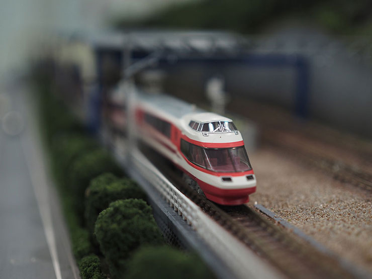 OLYMPUS M.ZUIKO DIGITAL 25mm F1.8で撮影したミニチュア電車の画像（被写界深度が浅め）