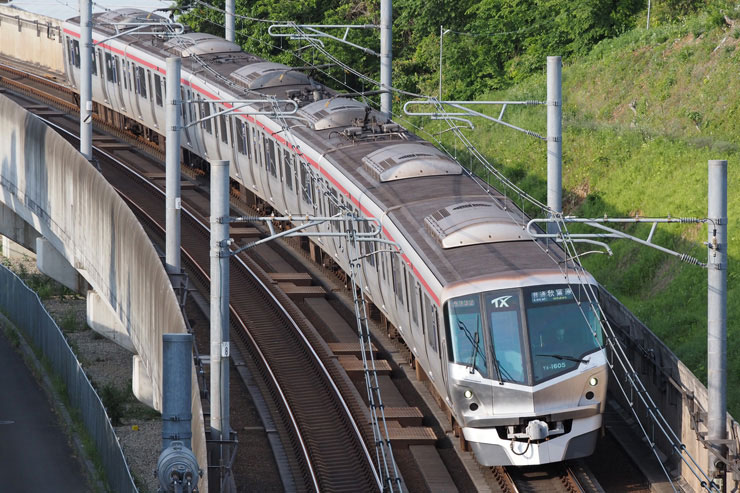 OLYMPUS M.ZUIKO DIGITAL ED 150-400mm F4.5 TC1.25x IS PRO 作例：つくばエクスプレス