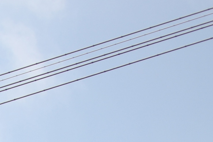Canon EF 70-200mm F2.8 L IS II USM 画質について：鉄塔(電線部分を拡大)