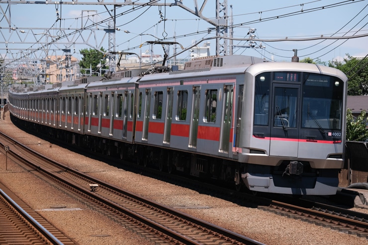 フジノンレンズ XF50-140mmF2.8 R LM OIS WR 作例：東急の電車