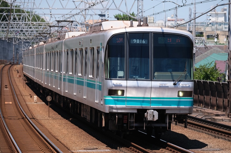 フジノンレンズ XF50-140mmF2.8 R LM OIS WR 作例：東急の電車
