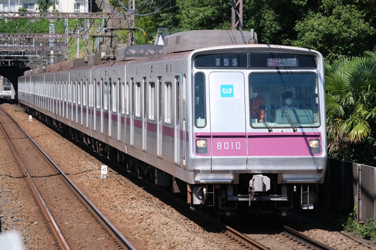 フジノンレンズ XF50-140mmF2.8 R LM OIS WR 作例：東京メトロの電車