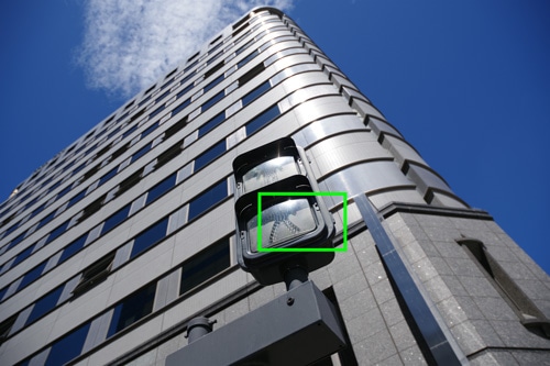 PENTAX HD PENTAX-DA★16-50mmF2.8ED PLM AW 画質について：ビルと信号