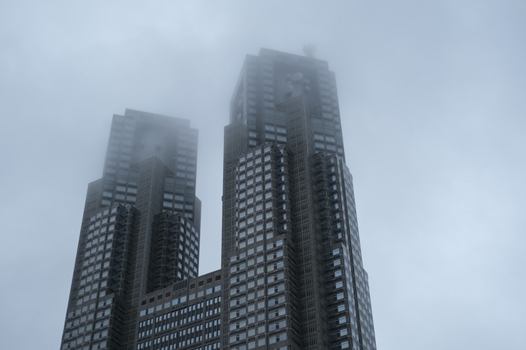 FUJIFILM XF35mmF2 R WR 作例：都庁