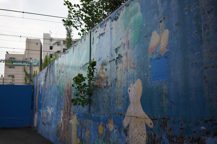 Sonnar T* FE 35mm F2.8 ZA 作例：壁面アート