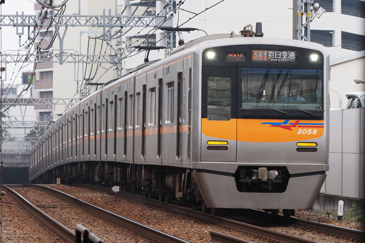 OLYMPUS M.ZUIKO DIGITAL ED 40-150mm F2.8 PRO 作例：京成線の電車