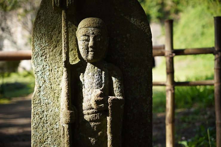 SIGMA 18-50mm F2.8 DC DN | Contemporary 作例：日に当たるお地蔵様