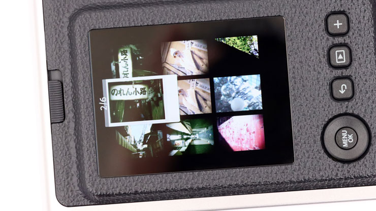 instax mini EVO 本体：モニターの画像