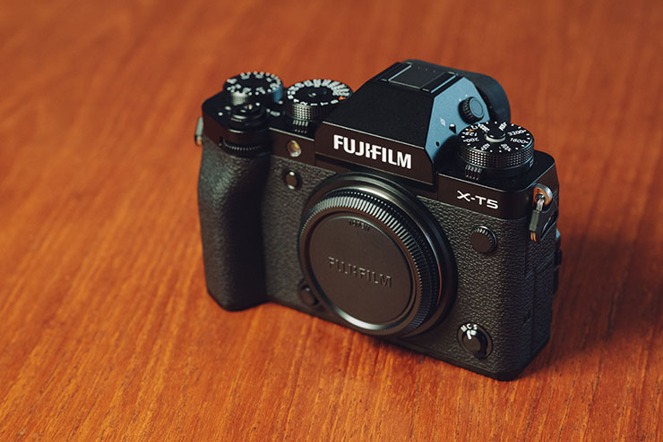 FUJIFILM（富士フイルム）X-T5の商品画像