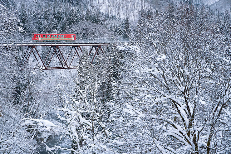 SONY α7R Ⅲ・FE 24−70mm F2.8 GM［SEL2470GM］・70mmで撮影した秋田内陸縦貫鉄道の画像