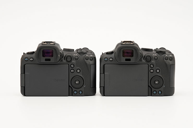 （左）EOS R6　（右）EOS R6 MarkⅡ商品画像後ろ側