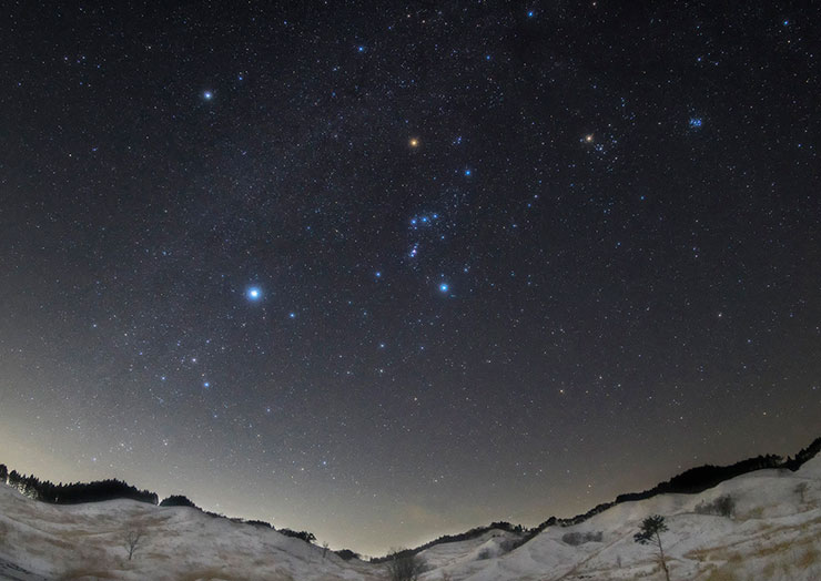 SONY α7R Ⅲ・キヤノンEF8-15mm F4 L Fisheye・マウントアダプター使用・15mmで撮影したペテルギウスとアルデバランの画像