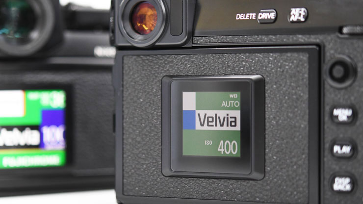 FUJIFILMのカメラの背面画像