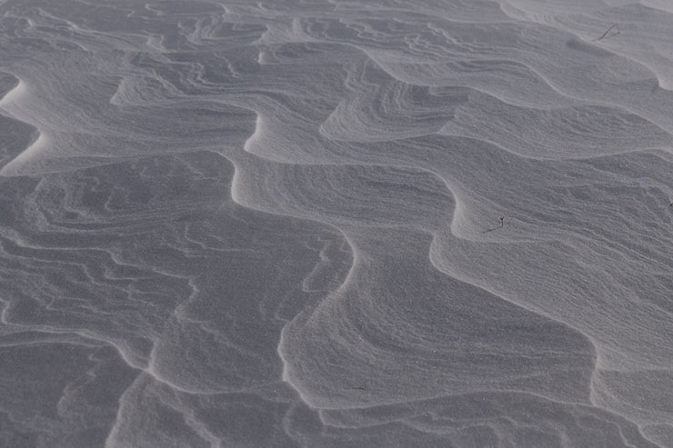 LUMIX S 20-60mm F3.5-5.6・40mmで撮影した波打つ雪の画像