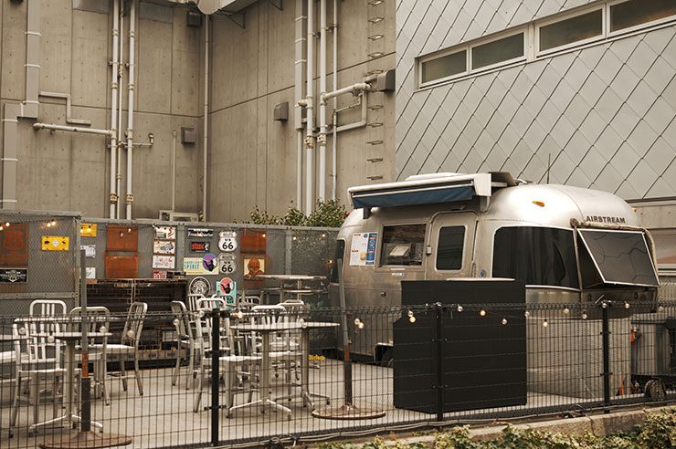 シグマ fp L・シグマ 50mm F1.4 DG DN | Artで撮影したキッチンカーの画像