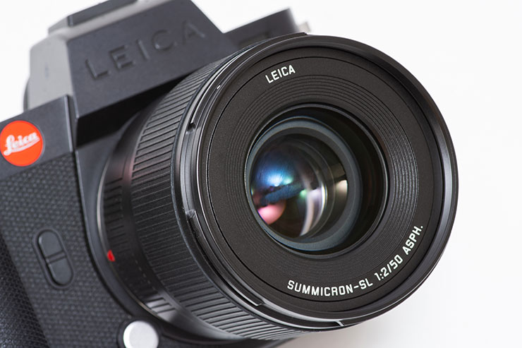 ライカSL2-Sに装着したズミクロンSL f2/50mm ASPH.のレンズ面の画像