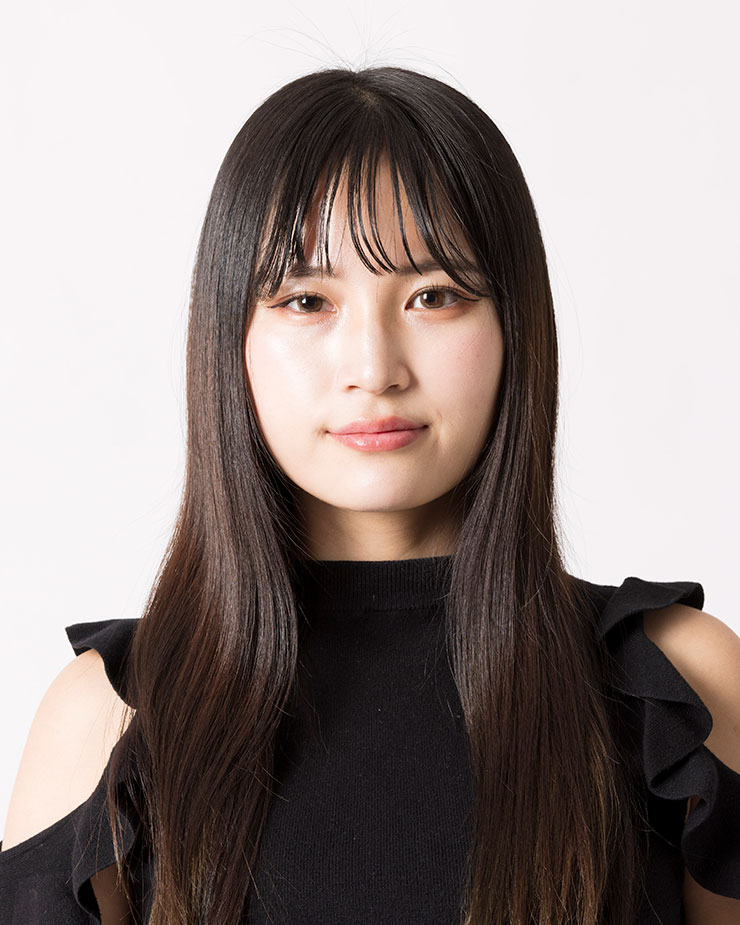 ディフューズ（バンクライト使用）で撮影した女性の画像