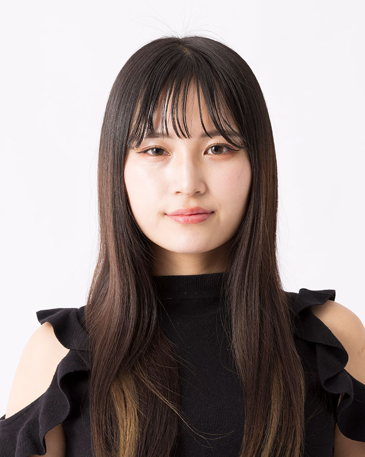 ディフューズ（トレーシングペーパー使用）で撮影した女性の画像