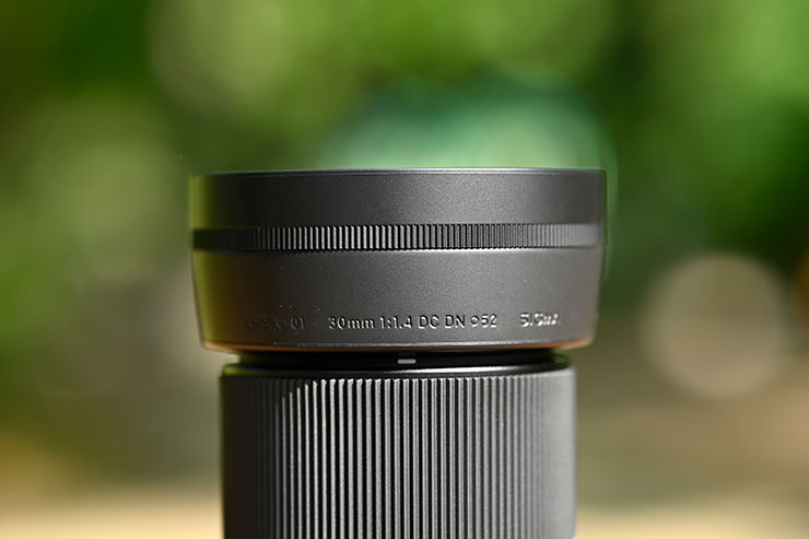 SIGMA 30mm F1.4 DC DN | Contemporaryのフード刻印の画像