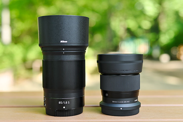 NIKKOR Z 85mmF1.8S（左）、SIGMA 56mm F1.4 DC DN | Contemporary（右）の商品画像