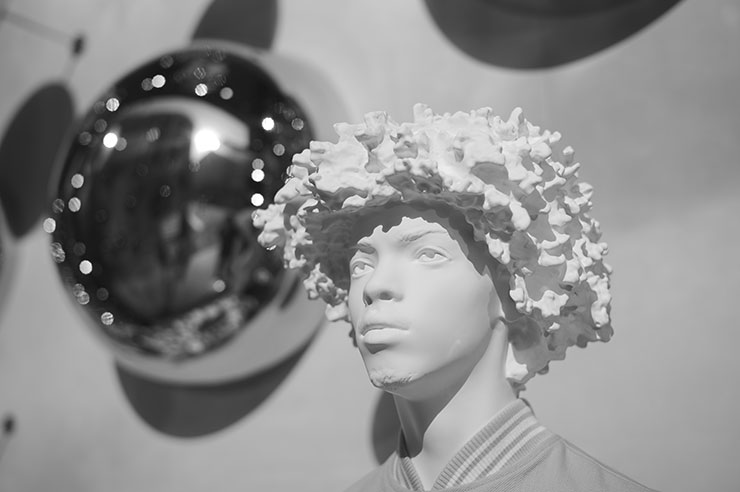 ライカM11モノクローム・ズミルックス M f1.4/50mm ASPH.で撮影した人物のオブジェの画像