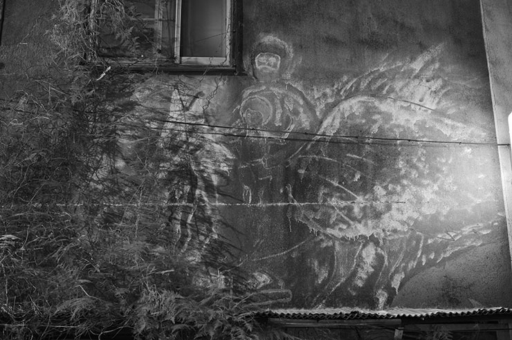 ライカM11モノクローム・ズミルックス M f1.4/50mm ASPH.で撮影した絵が描かれたた壁の画像