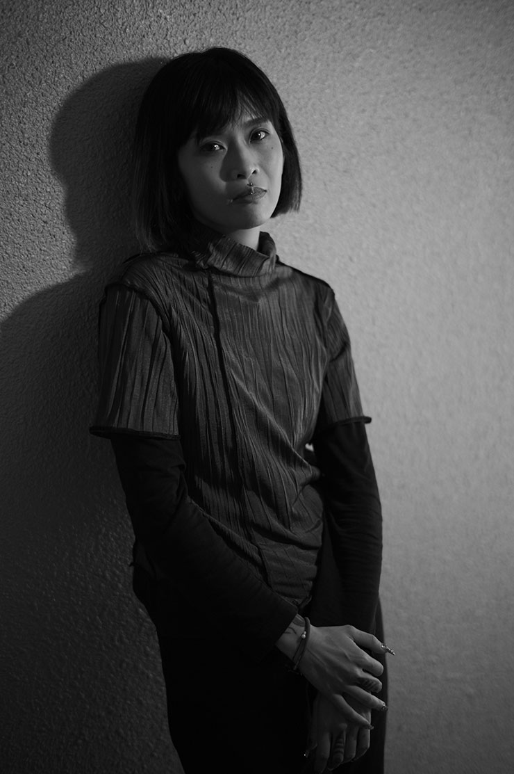 ライカM11モノクローム・ズミルックス M f1.4/50mm ASPH.で撮影したストリートフォトグラファー集団「SOMETHINGNOIZE」の女性の画像