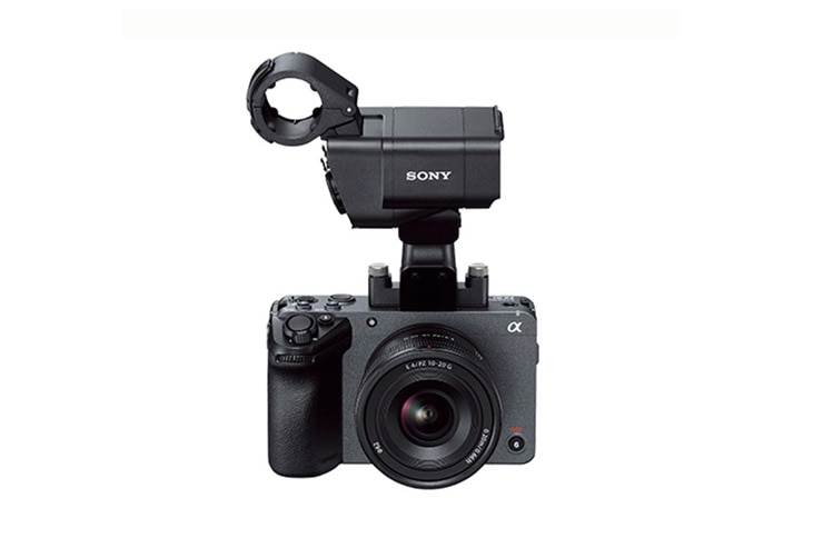 XLRハンドルユニットを取り付けたFX30の画像