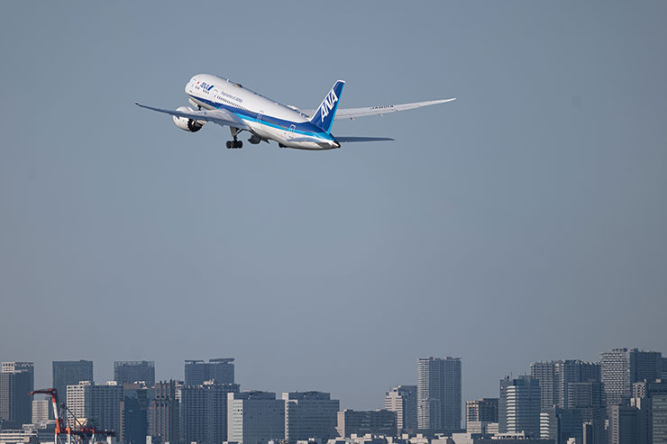 Leica SL2-S・386mmで撮影した飛行機の画像