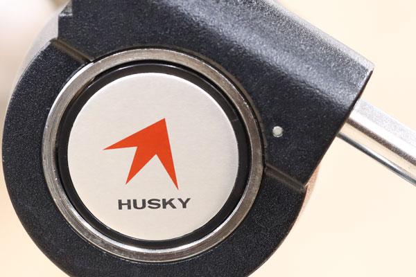 HUSKY（ハスキー） のロゴ画像