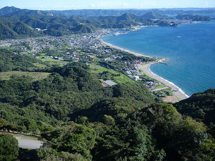 GF55mmF1.7 R WR作例（海岸線俯瞰）