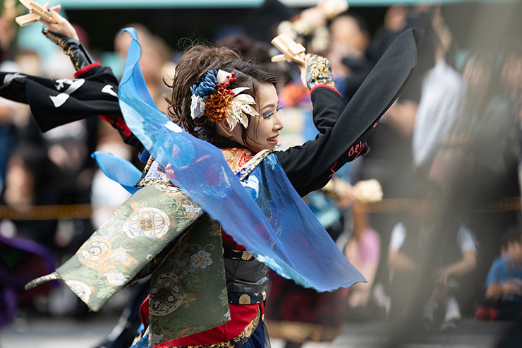 Nikon(ニコン) NIKKOR Z 135mm f/1.8 S Plena作例:ダンスする人物