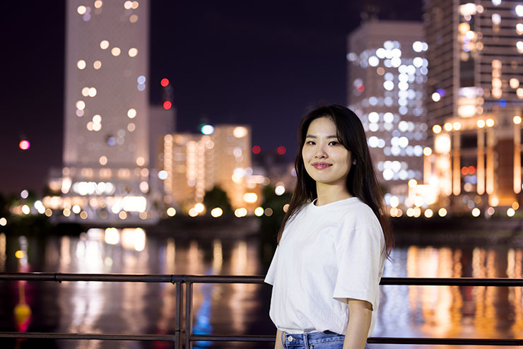 夜のポートレート撮影：夜景バック